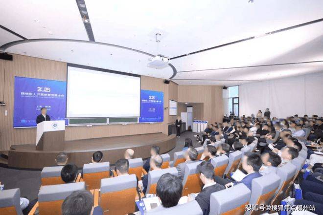 云邸玖章楼处电话实时房价物业费户型地址周边配套交房时间凯发入口「中海云邸玖章」2026销售中心│楼盘-中海(图19)